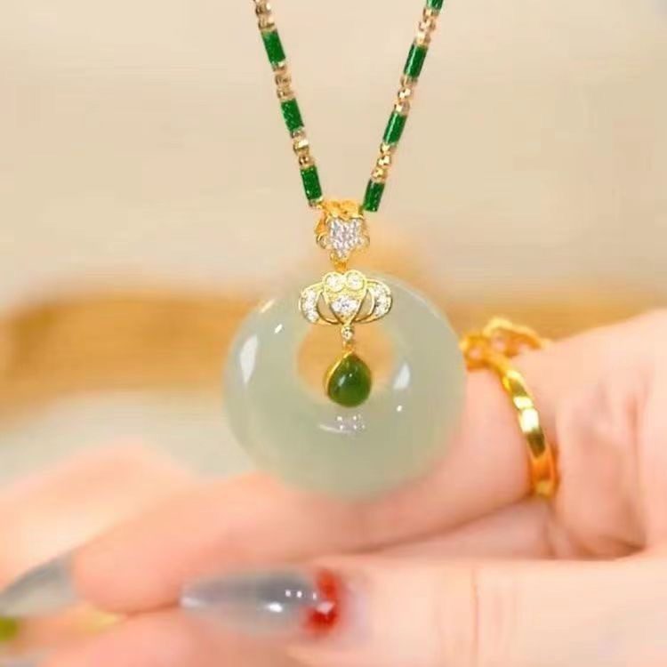 仿和田玉水滴之心竹节平安扣树脂项链