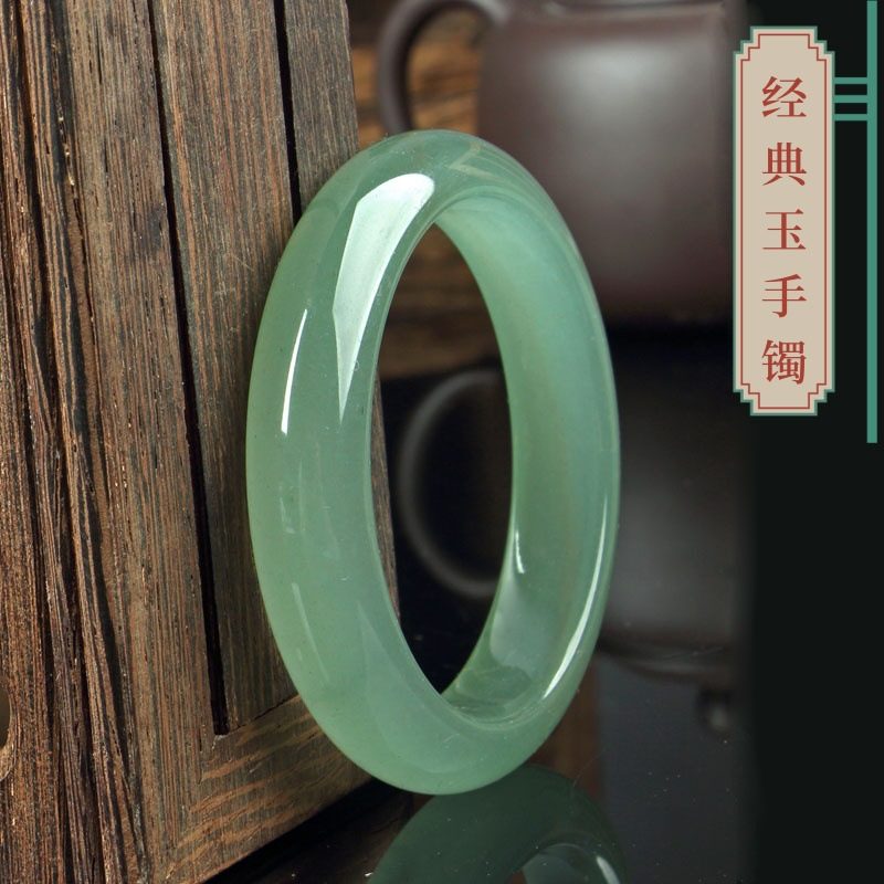 东陵玉手镯 冰透水润绿色玉镯 老料晴水色