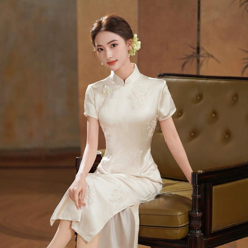 新中式刺绣旗袍女款 2026 夏季日常款