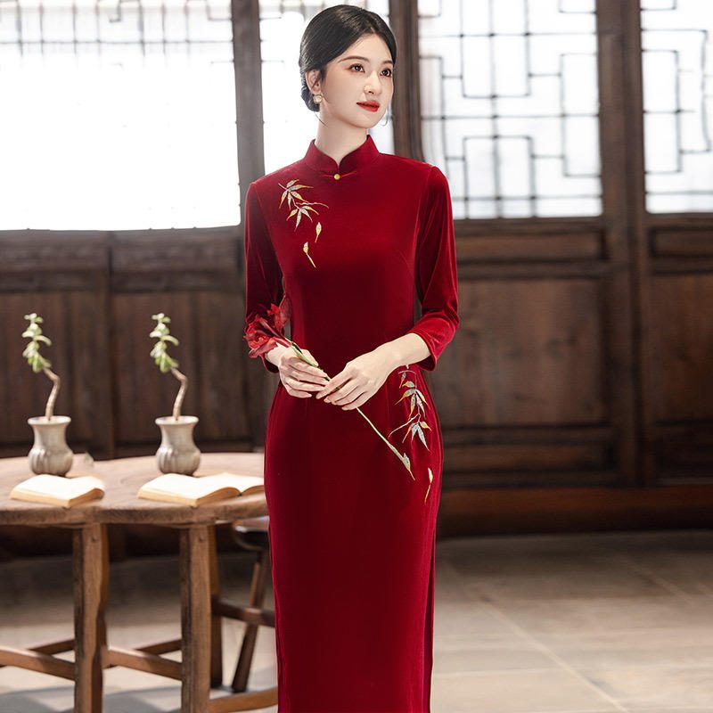 刺绣丝绒改良长款旗袍女装