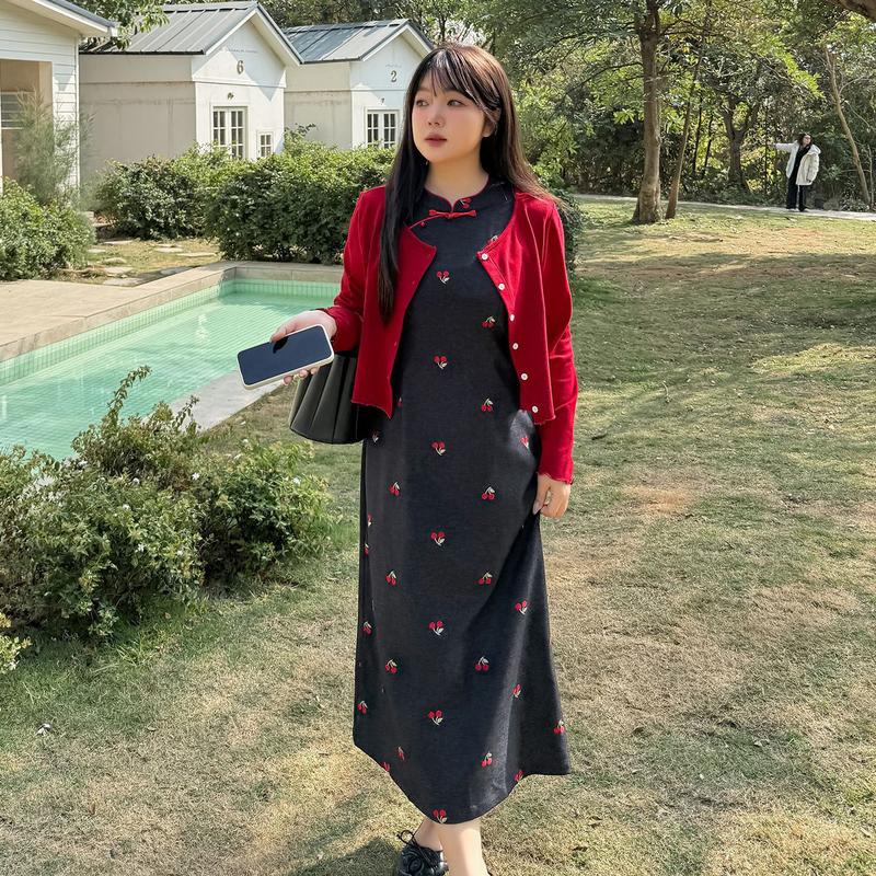 新中式樱桃刺绣旗袍春季大码无袖连衣裙