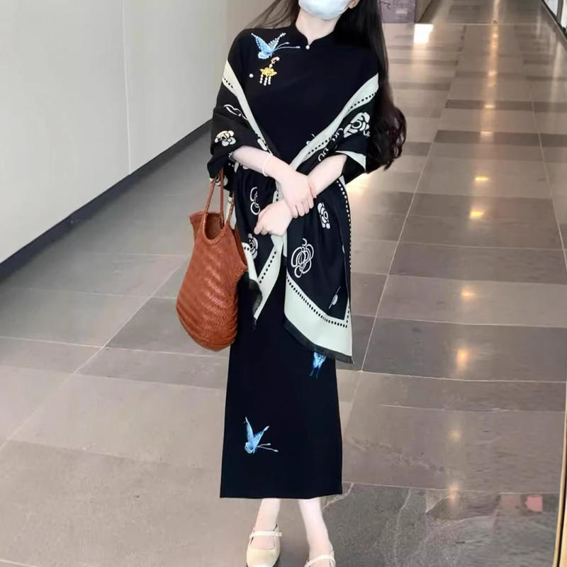 复古新中式改良旗袍秋装蝴蝶刺绣修身开叉连衣裙