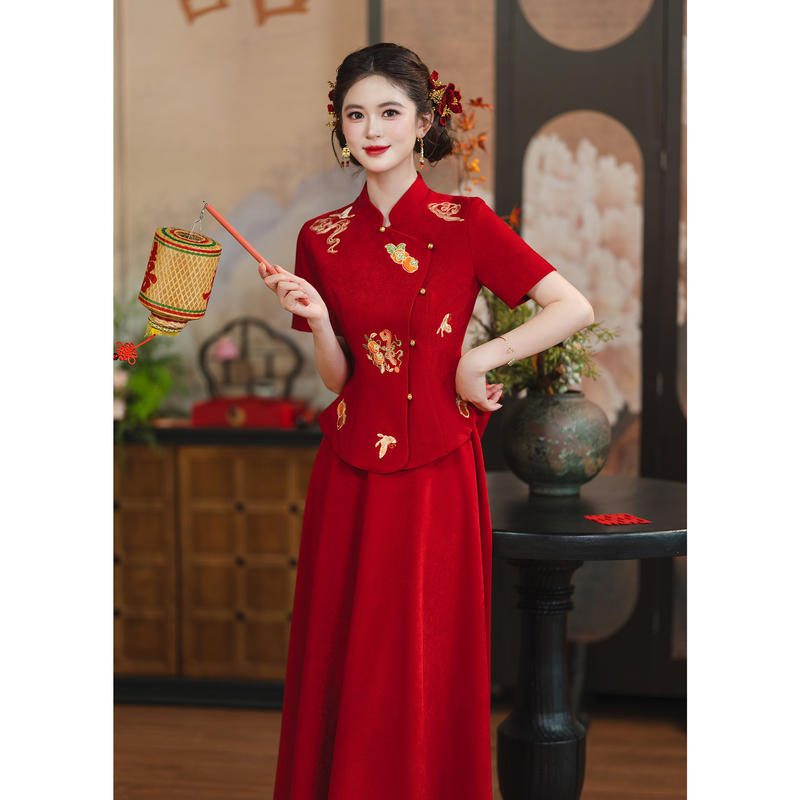 红色新中式新娘敬酒服刺绣旗袍连衣裙