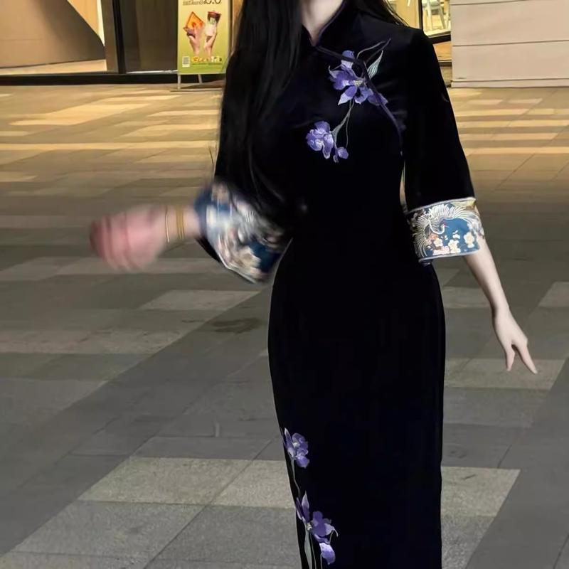 8664刺绣丝绒倒大袖旗袍连衣裙